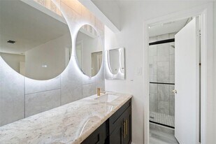 5726 Yorkgate Dr in Spring, TX - Building Photo