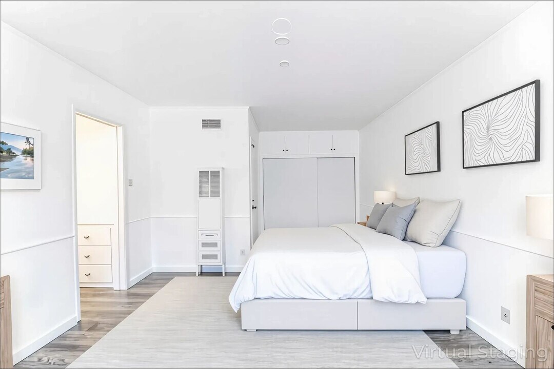 5757 La Mirada Ave in Los Angeles, CA - Building Photo