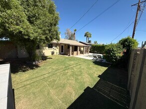 8021 E Oak St in Scottsdale, AZ - Building Photo - Building Photo