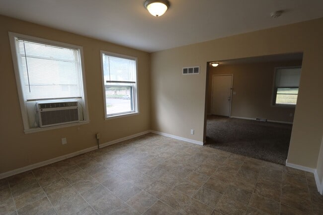 902 N 4th St in Burlington, IA - Building Photo - Building Photo