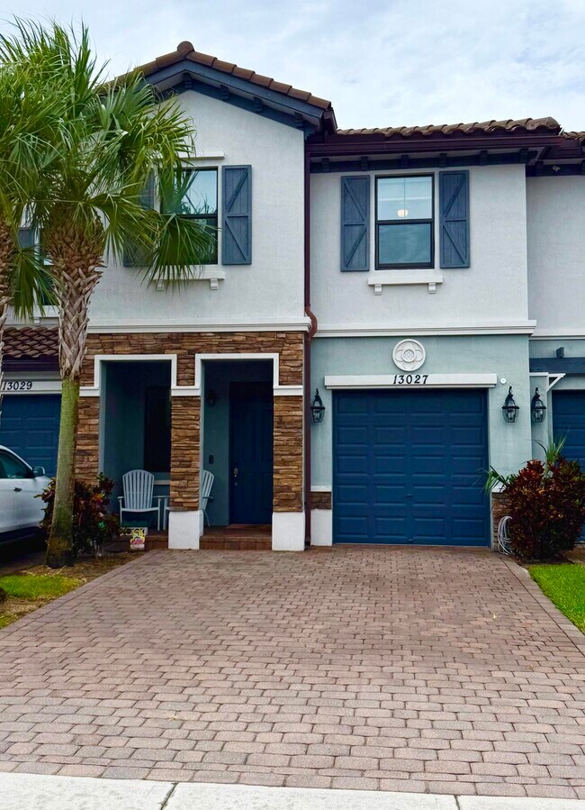 property at 13027 Anthorne Ln