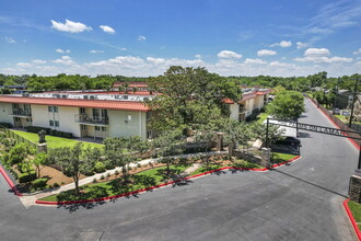 The Palms on Lamar in Austin, TX - Building Photo - Building Photo