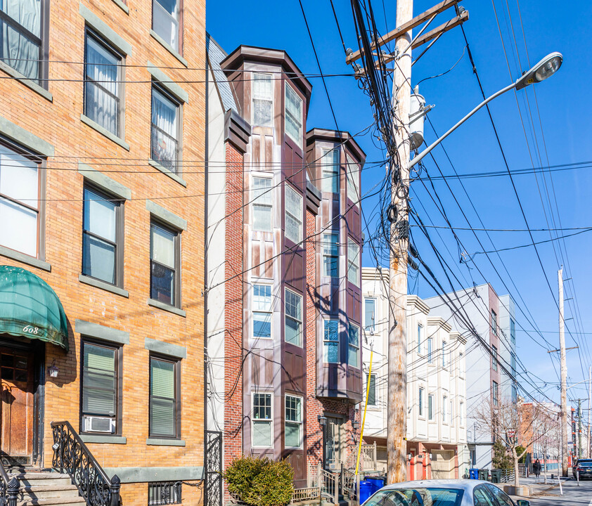 610 Madison St in Hoboken, NJ - Building Photo