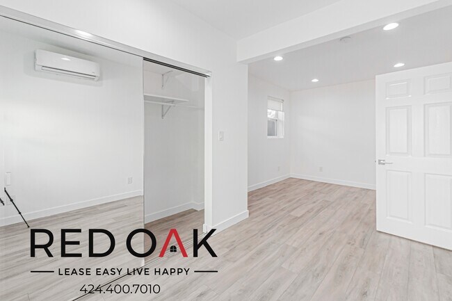 608 W Hillcrest Blvd in Inglewood, CA - Building Photo - Building Photo