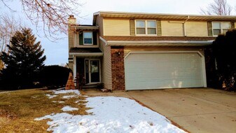 1717 Patriot Way in De Pere, WI - Building Photo
