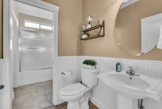 2092 E Mozart St in Meridian, ID - Building Photo - Building Photo