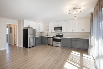 1821 5th St. in Long Beach, CA - Foto de edificio - Interior Photo