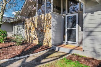 770 Rounsaville Rd in Roswell, GA - Building Photo - Building Photo