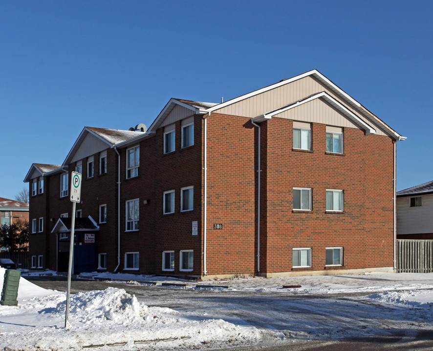 308 Malaga Rd in Oshawa, ON - Building Photo