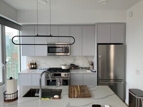 2310 42nd Rd, Unit 18F in Long Island City, NY - Foto de edificio - Building Photo