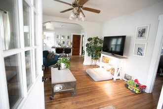 1112 Lincoln Way, Unit 1 in Ames, IA - Building Photo - Building Photo