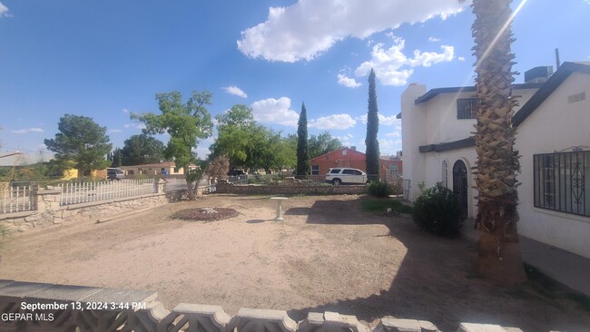 589 Myra St in El Paso, TX - Foto de edificio - Building Photo