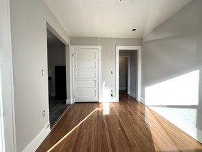 333 Broadway-Unit -14 in Somerville, MA - Building Photo - Building Photo