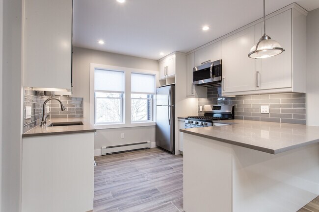 99-07 Ascan Ave in Queens, NY - Building Photo - Building Photo