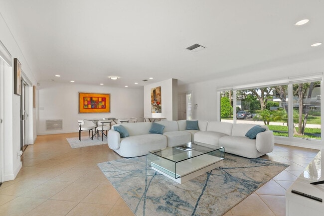 3080 NE 43rd St in Fort Lauderdale, FL - Building Photo - Building Photo