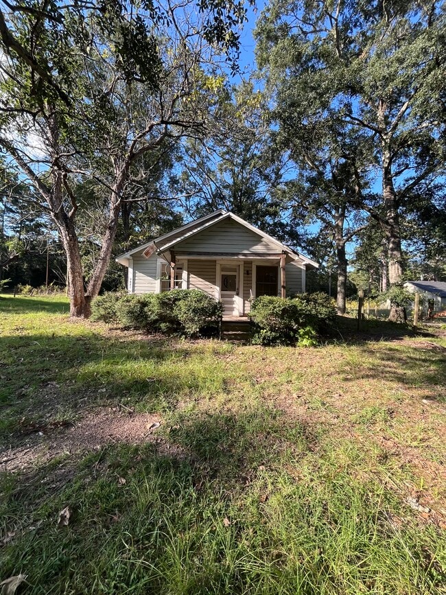 3622 S Fredonia St in Nacogdoches, TX - Building Photo - Building Photo