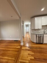 28 Presley St, Unit 1 in Malden, MA - Building Photo - Building Photo