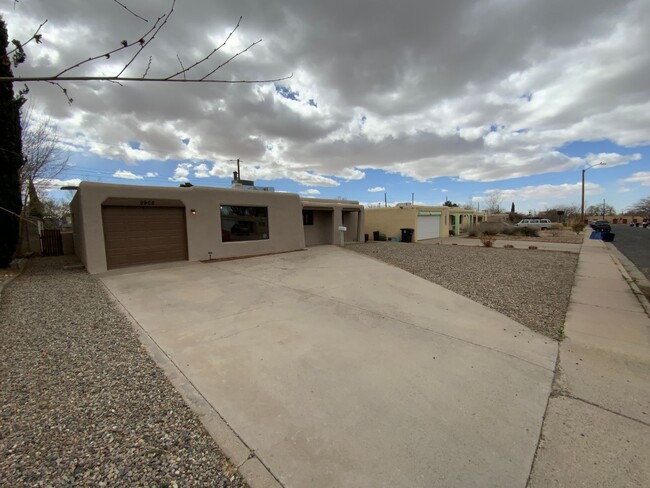 9908 Leyendecker Rd NE in Albuquerque, NM - Building Photo - Building Photo