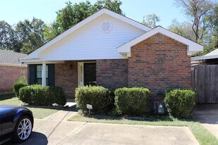 529 Forest Ridge Ct in Montgomery, AL - Building Photo