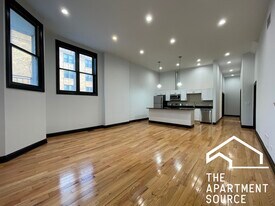 2842 W Augusta Blvd, Unit 1000-1E in Chicago, IL - Building Photo