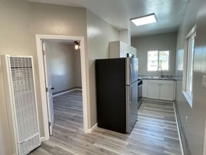 1543 Wallis Ave in Santa Maria, CA - Building Photo - Building Photo