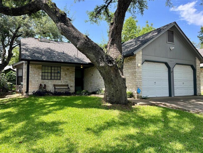 1005 Wessex Way in Austin, TX - Building Photo - Building Photo