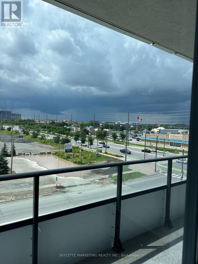 38 Water Walk Dr in Markham, ON - Building Photo - Building Photo