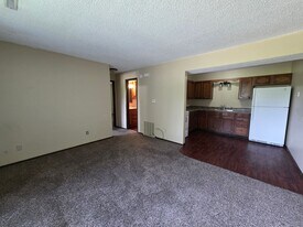 3609 Joan Dr in Waterloo, IA - Building Photo