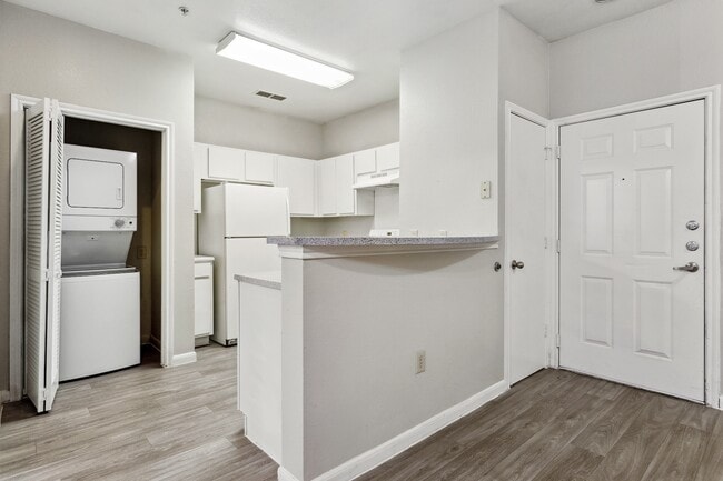 The Life at Sterling Woods in Houston, TX - Foto de edificio - Building Photo