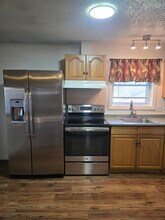 63 10th St, Unit 3 in Norwich, CT - Foto de edificio - Building Photo