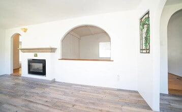 4025 State St in Santa Barbara, CA - Building Photo - Building Photo