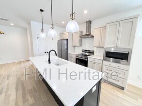 610 N 6th St in Rogers, AR - Building Photo - Building Photo