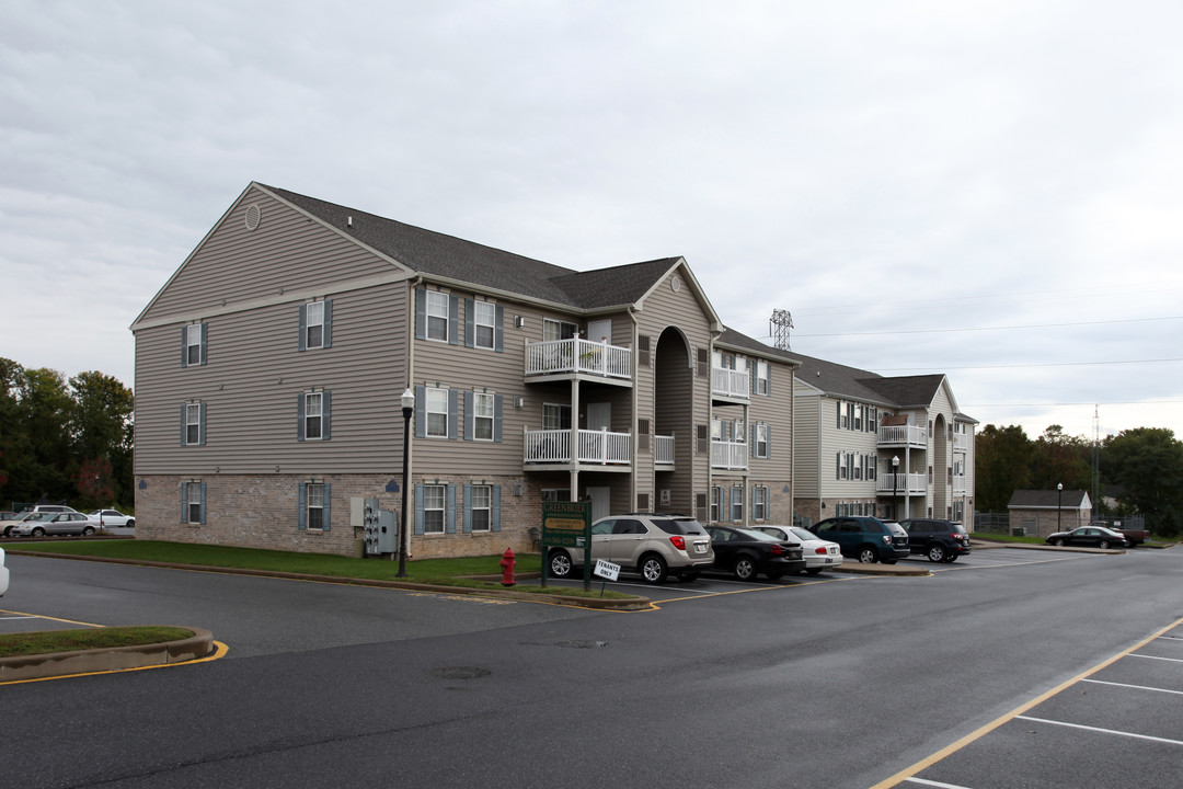 Greenbrier Village Apartments in Elsmere, DE - Building Photo