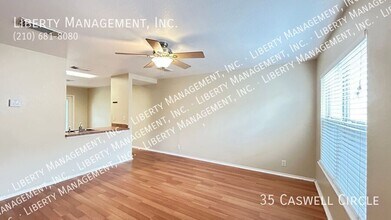 35 Caswell Cir in San Antonio, TX - Building Photo - Building Photo