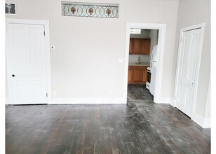 Ohio 2215-2217-2219 in Cincinnati, OH - Building Photo - Interior Photo