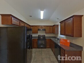 8536 Cherry Bark Ln in Fort Worth, TX - Foto de edificio - Building Photo