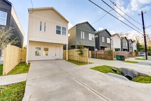 1207 Dewalt St in Houston, TX - Building Photo