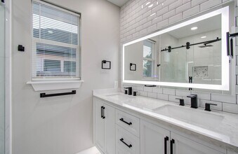 3222 Berry St in Houston, TX - Building Photo - Building Photo