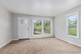 2608 Poe Ave SW in Wyoming, MI - Building Photo - Building Photo
