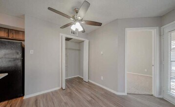 9302 Forest Ln in Dallas, TX - Building Photo - Building Photo