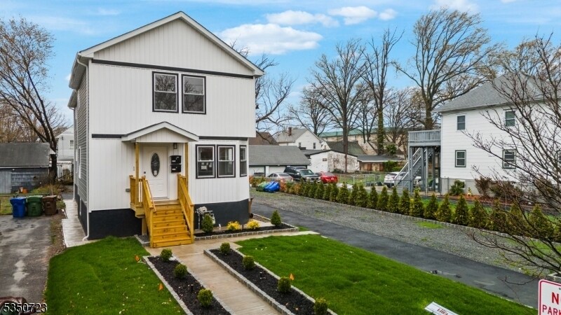 525 E Price St-Unit -1 in Linden, NJ - Building Photo