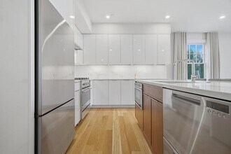 38 Englewood Ave in Boston, MA - Building Photo - Building Photo