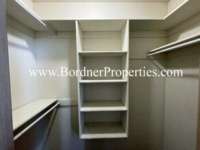 401 Lexington Rd in Pleasant Hill, MO - Building Photo - Building Photo