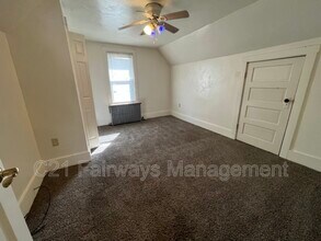 207 Sycamore St in Jeannette, PA - Building Photo - Building Photo