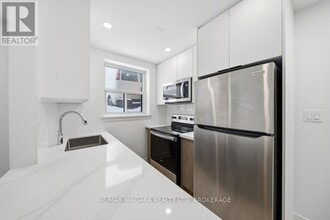 993 O'Connor Dr in Toronto, ON - Building Photo - Building Photo