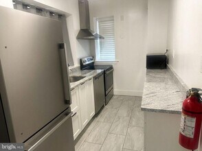 1109 W James St in Norristown, PA - Foto de edificio - Building Photo