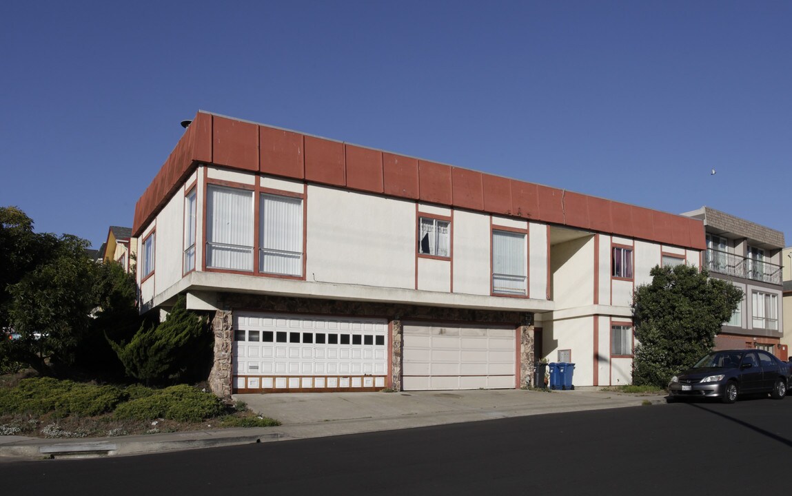 301-309 Castle St in Daly City, CA - Foto de edificio