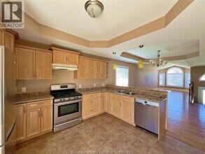 4537 Osaka Cir in Windsor, ON - Building Photo - Building Photo
