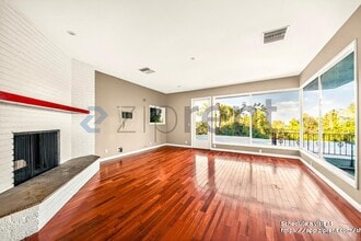 5187 Llano Dr in Los Angeles, CA - Building Photo - Building Photo