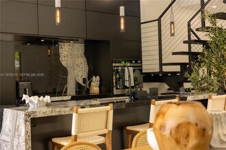 8850 NE 8th Ct in Miami, FL - Foto de edificio - Building Photo